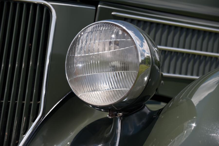  Ford DeLuxe 3-Window Coupe 1936 года  (фото 11 из 21)